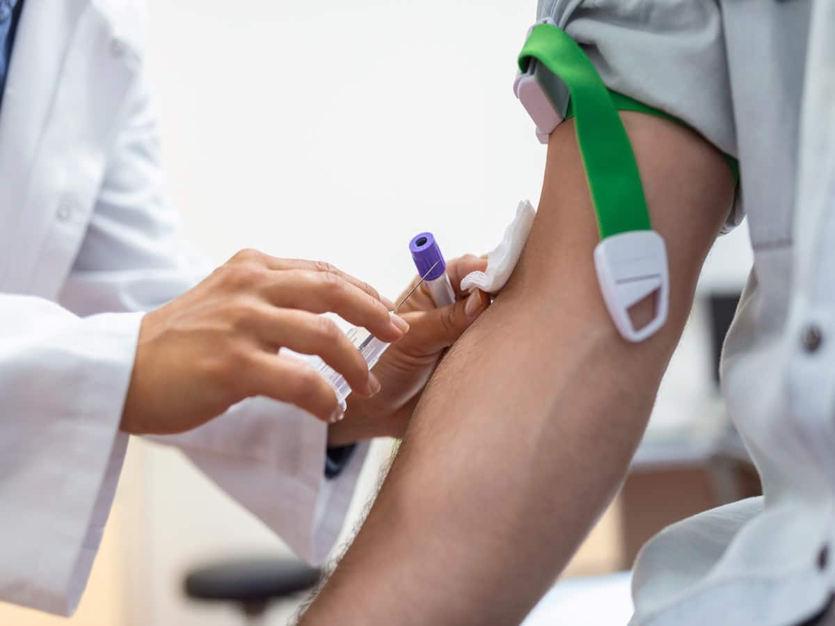5 Important Blood Tests That All Mothers Should Take Regularly For Good Health