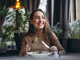 Zinc-Rich Foods For Women: 8 Options To Choose From