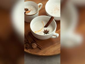 सोने से पहले दूध में दालचीनी पाउडर मिक्स करके पीने से होंगे जबरदस्त लाभ