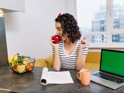 Do You Have A 9-5 Job? You Must Include These 5 Foods In Your Daily Diet