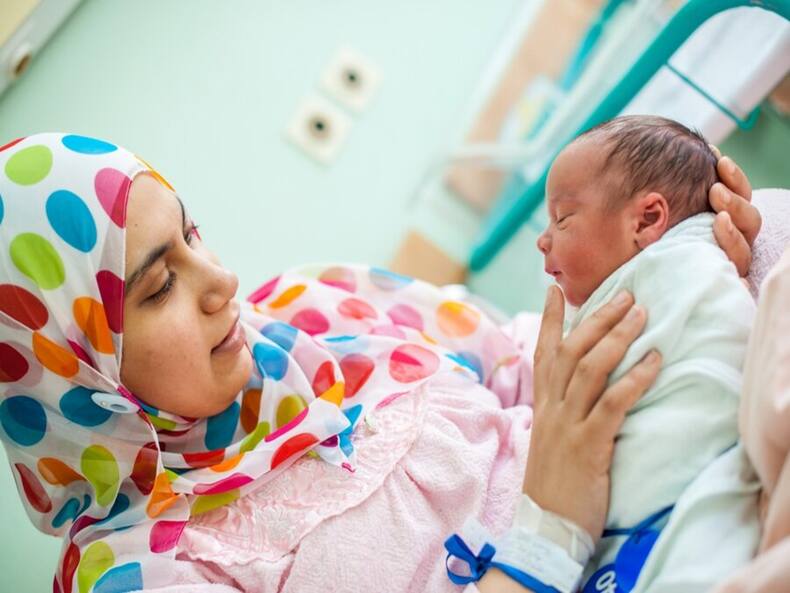 What Can A New Mom Expect In The Initial Hours Post C-Section Delivery?