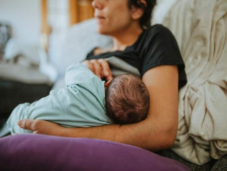 What Can A New Mom Expect In The Initial Hours Post C-Section Delivery?