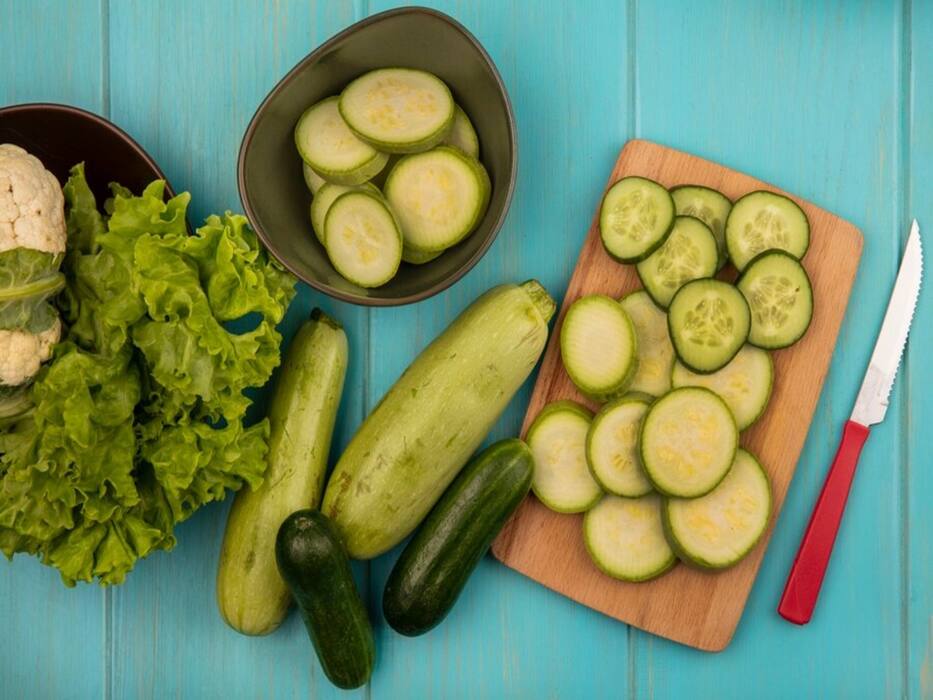 Not Able To Keep Water Down During Pregnancy? Eat These Water-Rich Foods Instead