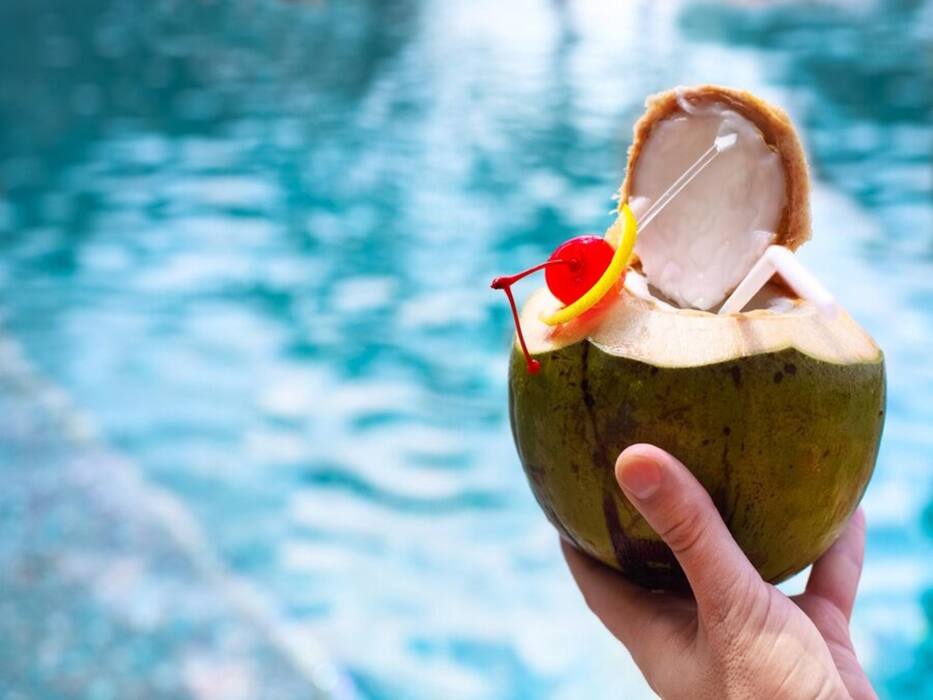 Not Able To Keep Water Down During Pregnancy? Eat These Water-Rich Foods Instead