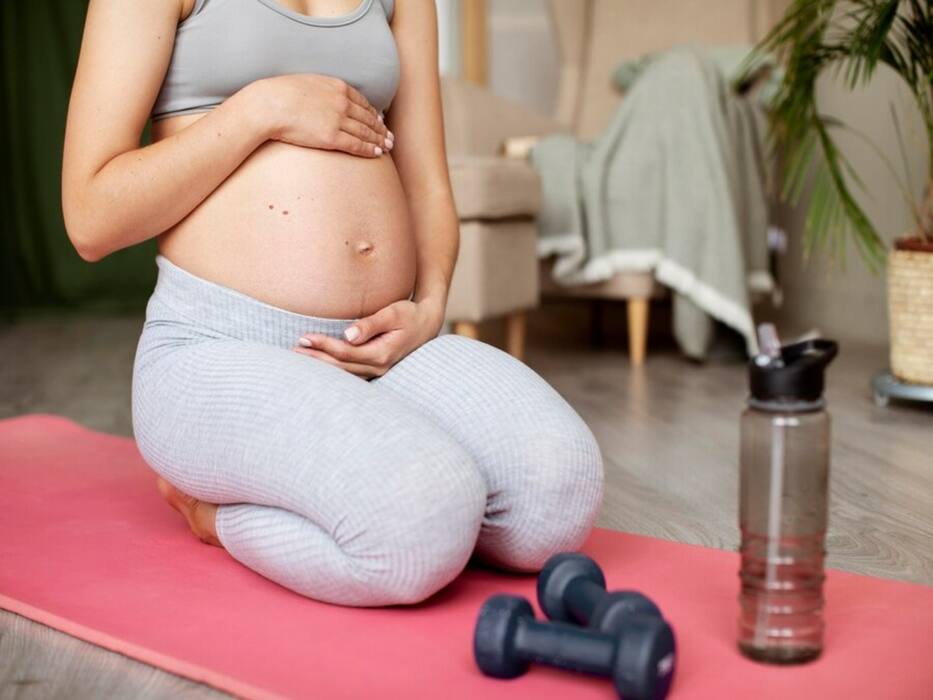 Not Able To Keep Water Down During Pregnancy? Eat These Water-Rich Foods Instead