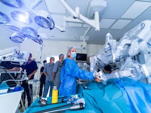Is Robotic Surgery Better Than Laparoscopic?