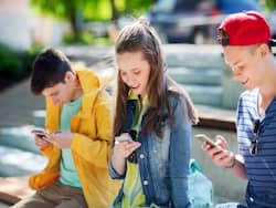 New Research Highlights Perils Of Internet Addiction In Teenagers