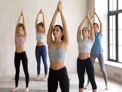 कंधे झुकने लगे हैं तो पॉस्चर सुधारने के लिए करें इस 1 योगासन का अभ्यास, PM मोदी ने बताए इसके बाकी फायदे