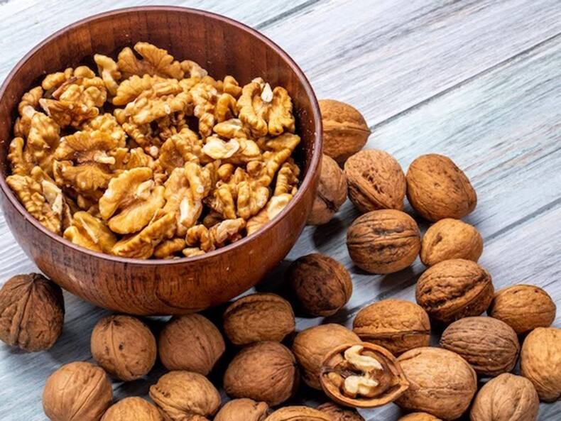 Cashews To Walnuts: All About These Healthy Nuts