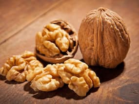 9 Health Benefits Of Soaked Walnuts For Female Fertility