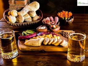Healthy Foods To Eat With Alcohol To Minimise its Adverse Effects