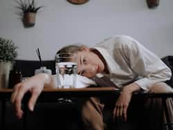 10 Warning Signs Indicating You Might Not Be Drinking Enough Water