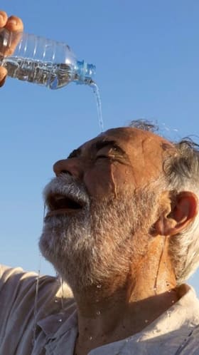 Heatwave Dos, Don'ts: Protect Yourself And Loved Ones By Doing These Things Heatwave Dos, Don'ts: Protect Yourself And Loved Ones By Doing These Things
