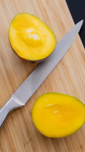 Mango Seeds Health Benefits: आम की गुठली खाने के 6 फायदे