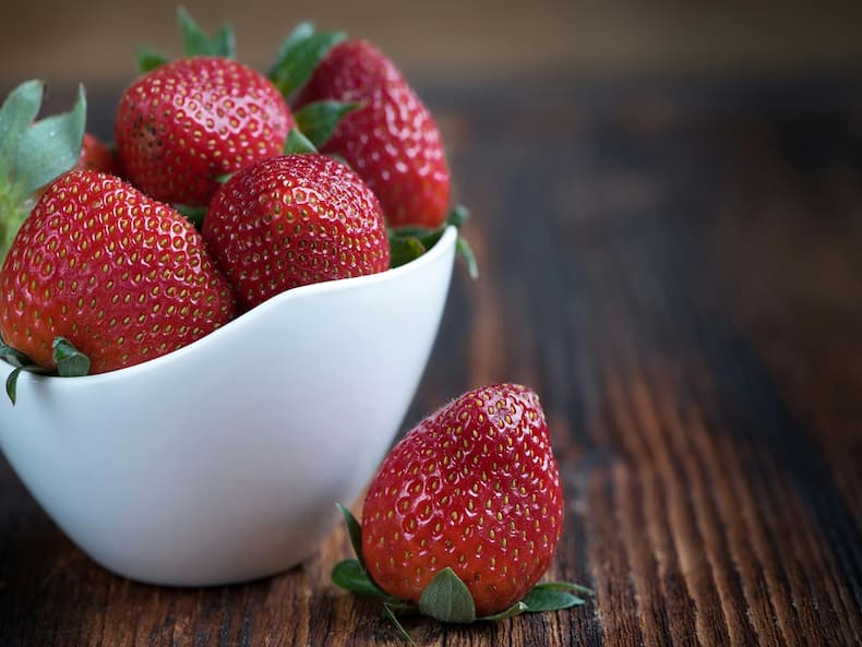 Diabetes Management Tips: 6 Low-Sugar Fruits You Can Safely Indulge In
