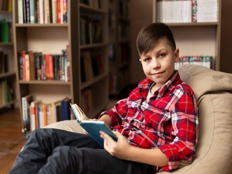 What Are The Pros And Cons Of Showering Praises On Your Child?