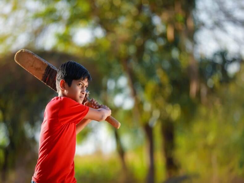 What Are The Pros And Cons Of Showering Praises On Your Child?