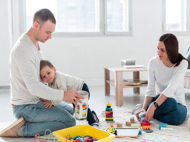 What Are The Pros And Cons Of Showering Praises On Your Child?