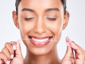 Jessica Simpson Once Confessed She Does Not Brush Her Teeth Daily, But Flosses Every Day: Is It A Good Practice?