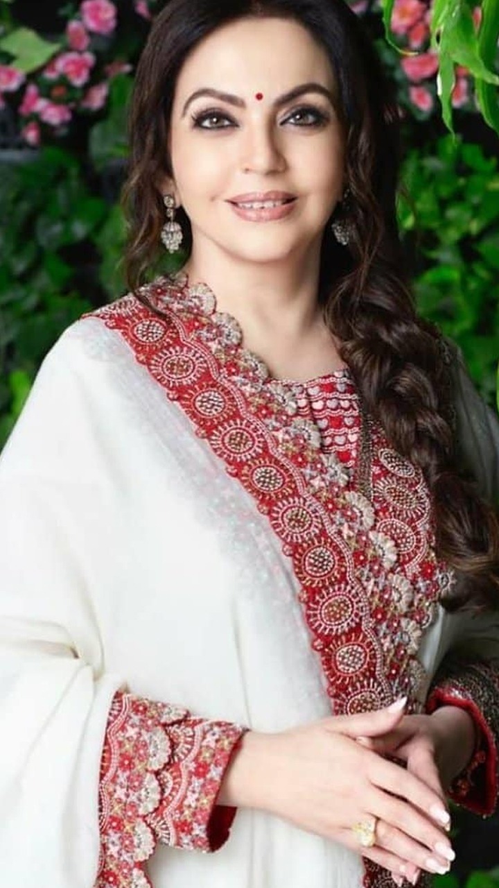 рдиреАрддрд╛ рдЕрдВрдмрд╛рдиреА рдлрд┐рдЯ рд░рд╣рдиреЗ рдХреЗ рд▓рд┐рдП рдлреЙрд▓реЛ рдХрд░рддреА рд╣реИрдВ рдпреЗ 7 рдирд┐рдпрдо