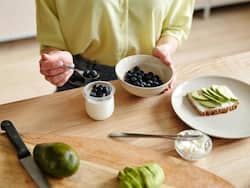 Digestion To Hypertension, 5 Health Benefits Of Eating Greek Yogurt With Blueberries