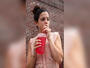 Cold Drinks Peene Ke Nuksan: बार-बार कोल्ड्रिंक पीने के साइड-इफेक्ट्स