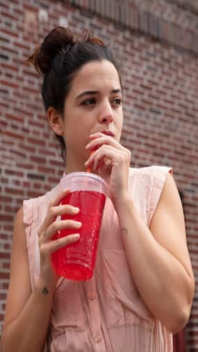 Cold Drinks Peene Ke Nuksan: बार-बार कोल्ड्रिंक पीने के साइड-इफेक्ट्स Cold Drinks Peene Ke Nuksan: बार-बार कोल्ड्रिंक पीने के साइड-इफेक्ट्स