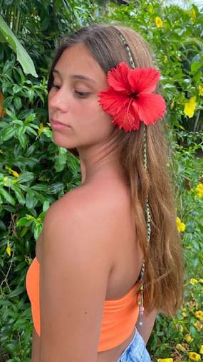 Hibiscus flowers for healthy hair: बालों के लिए गुड़हल के फूल के फायदे