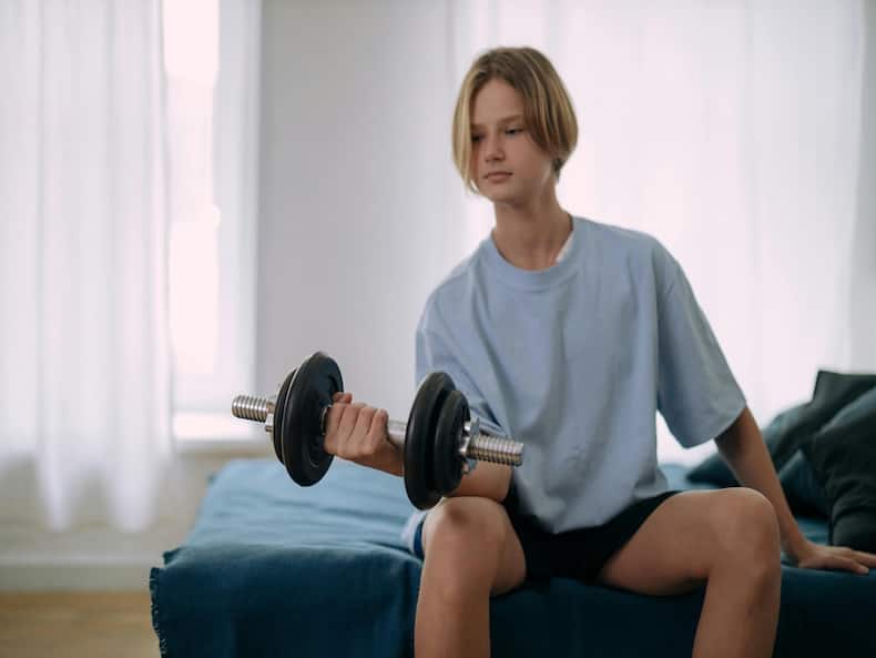 Desk Jobs Are Killing Your Health - Find Out If Strength Training In Between Work Can Help