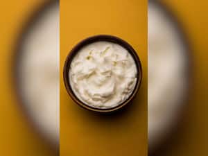 माखन-मिश्री खाने से सेहत को मिलते हैं ये 8 फायदे