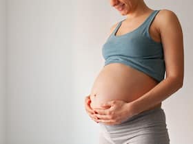 Black Raisins Benefits For Female: 5 Reasons Women Should Eat Black Raisins In Pregnancy Black Raisins Benefits For Female: 5 Reasons Women Should Eat Black Raisins In Pregnancy