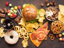 कोलेस्ट्रॉल बढ़ा सकते हैं ये हेल्दी दिखने वाले फूड्स, खाने से पहले हो जाएं सतर्क