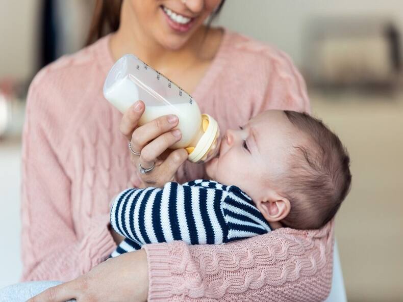 6 Simple Breastfeeding Tips That All Working Moms Need To Know