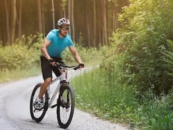 7 Reasons To Cycle Every Day, And Who Should Avoid It?