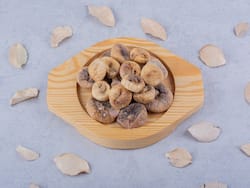 What Makes Dried Figs The Best Travel Snacks?