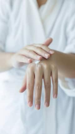 7 Ways In Which You Can Take Care Of Hands Every Night Before Going To Bed