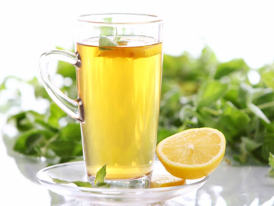 Morning Drinks For Weight Loss: 6 Ayurvedic Elixirs To Get Back In Shape