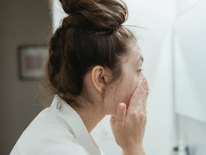 How To Reduce Neck Lines And Wrinkles With These Simple 5 Tricks