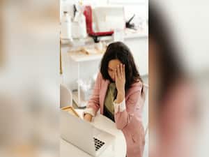 6 Strong Signs Your Brain Needs A Break NOW!