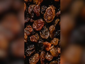 8 Things You Should Remember Before Eating Raisins Every Day