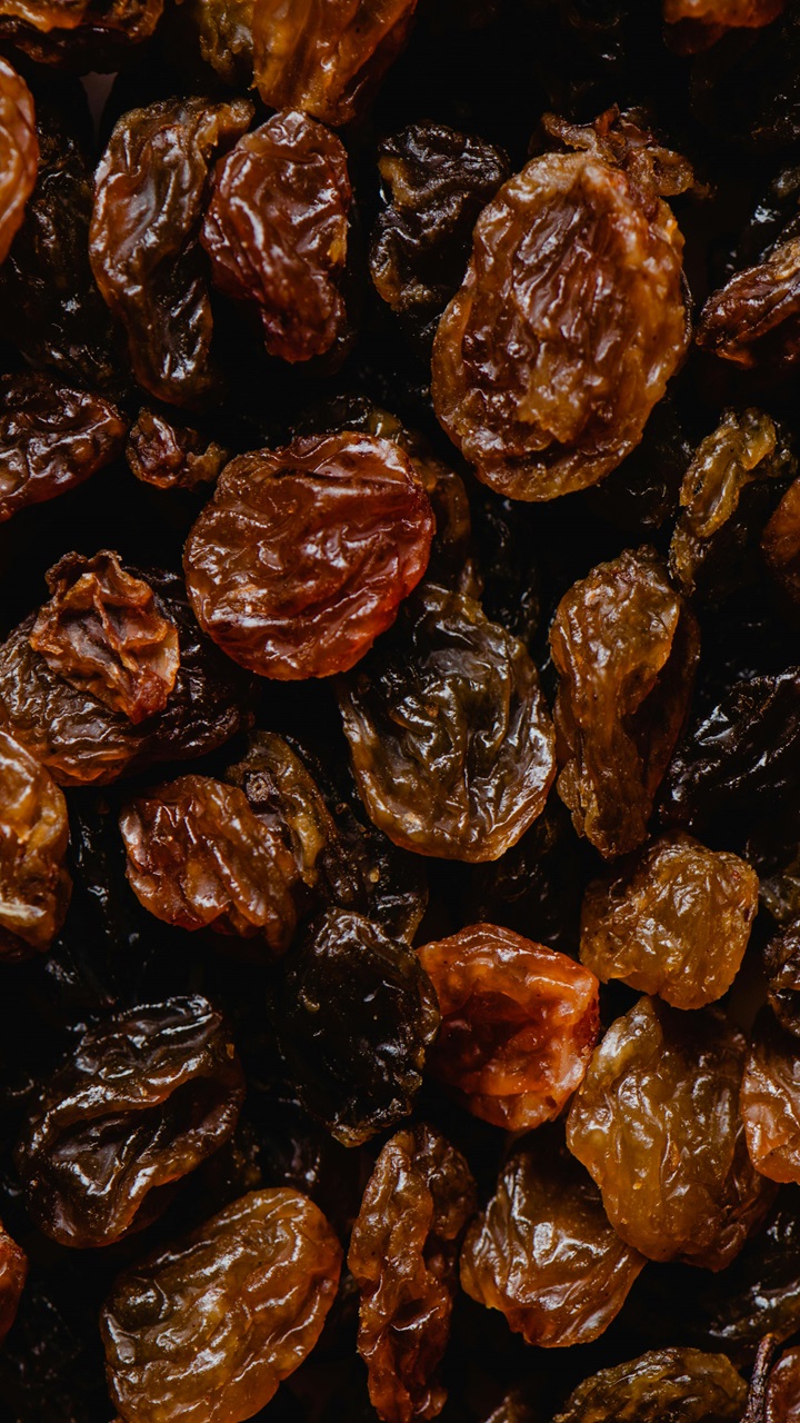8 Things You Should Remember Before Eating Raisins Every Day