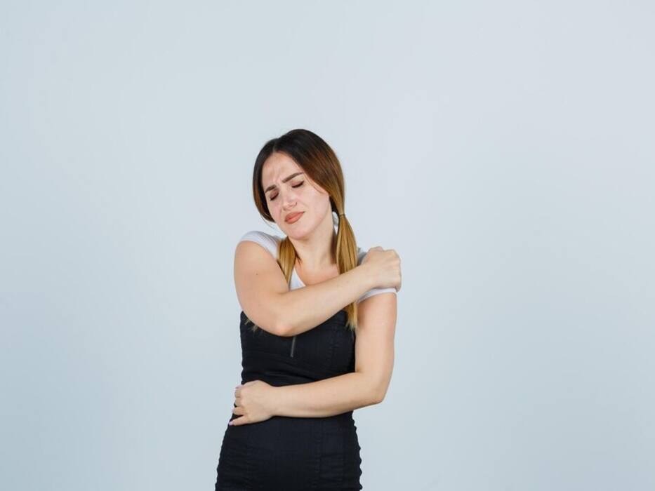 6 Stretching Exercises One Must Do Every Day To Alleviate Back, Shoulder, Neck Pain