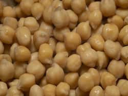 7 Ways In Which Chickpeas Are Super Beneficial For The Skin