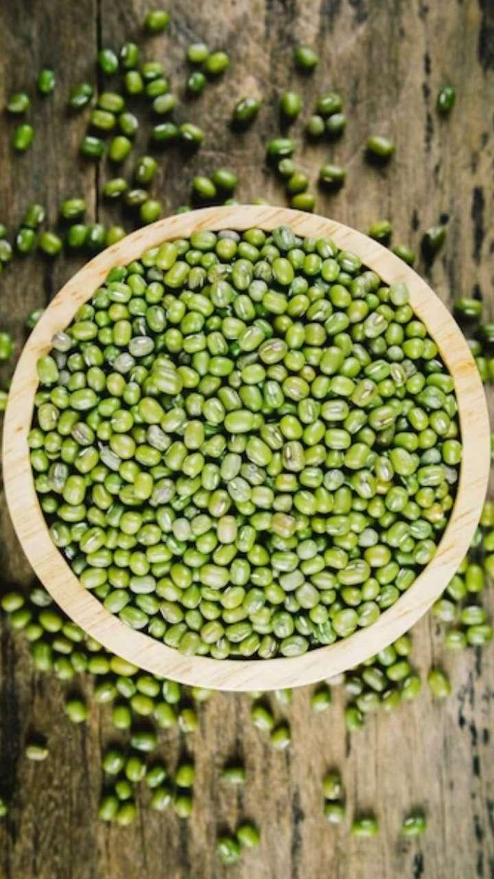 सुबह भीगी हुई मूंग दाल खाने के 8 फायदे