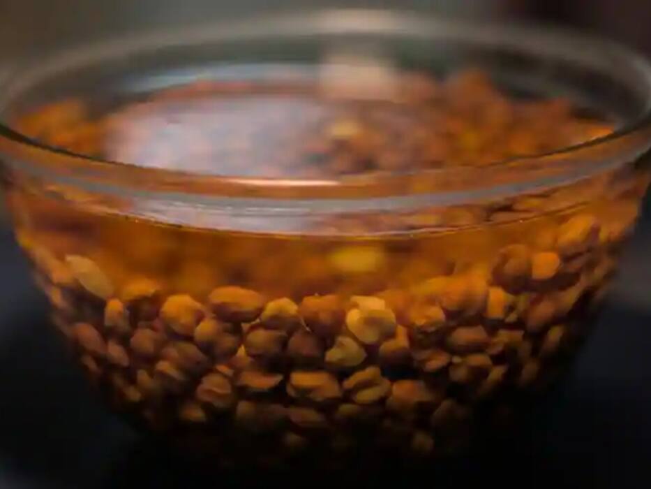 दाल पकाने से पहले करें ये 1 काम, यूरिक एसिड से लेकर ब्लोटिंग की परेशानी होगी दूर