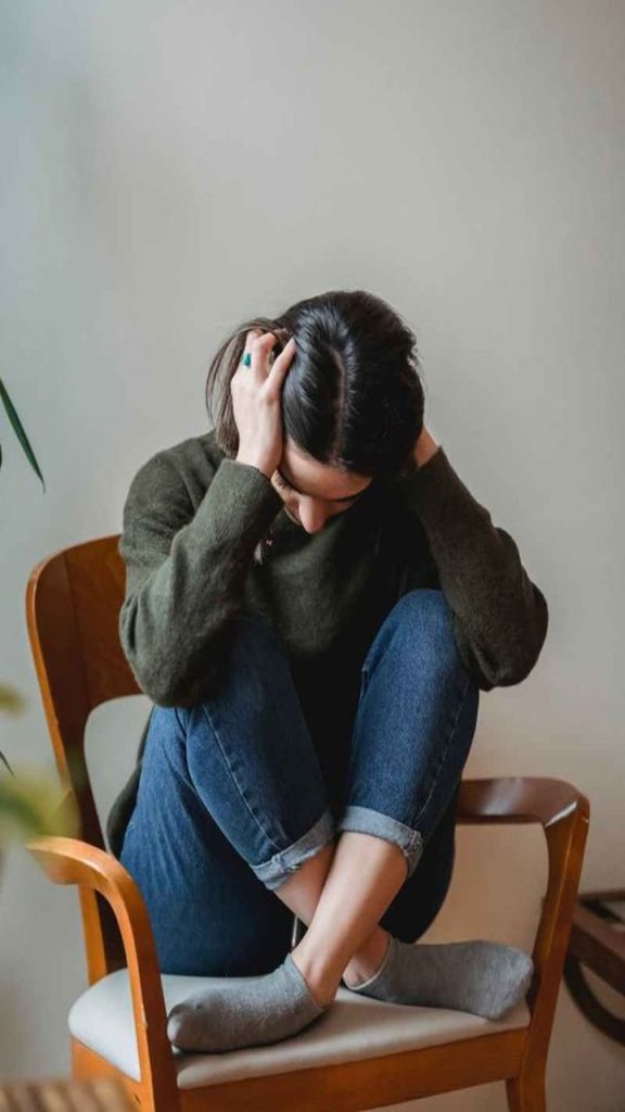 Depression symptoms: рдбрд┐рдкреНрд░реЗрд╢рди рдХреА рд╢реБрд░реВрдЖрдд рдореЗрдВ рд╣реА рджрд┐рдЦ рдЬрд╛рддреЗ рд╣реИрдВ рдпреЗ 6 рд▓рдХреНрд╖рдг, рдирд╛ рдХрд░реЗрдВ рдЗрдЧреНрдиреЛрд░
