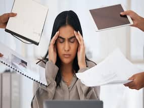 वर्क प्रेशर की वजह से हुई थी EY एम्प्लॉई की मौत, एक्सपर्ट से जानें ऑफिस स्ट्रेस को दूर करने के उपाय