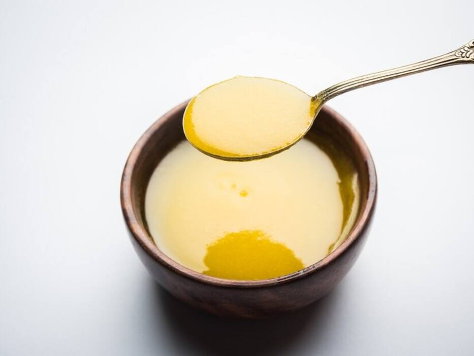 5 Best Ways To Use Desi Ghee For Better Digestion In Monsoon