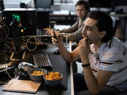 5 Energy-Boosting Snacks to Beat Fatigue During Office Hours