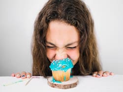 8 Shocking Signs Of Too Much Sugar Consumption By The Body